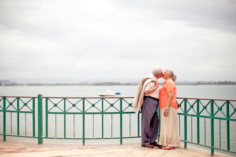 Viaggiatori senior in gruppo